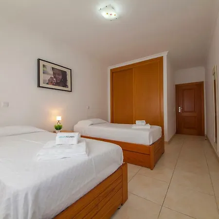 B41 - Windmill Modern With Pool Apartment Lagos Exterior photo