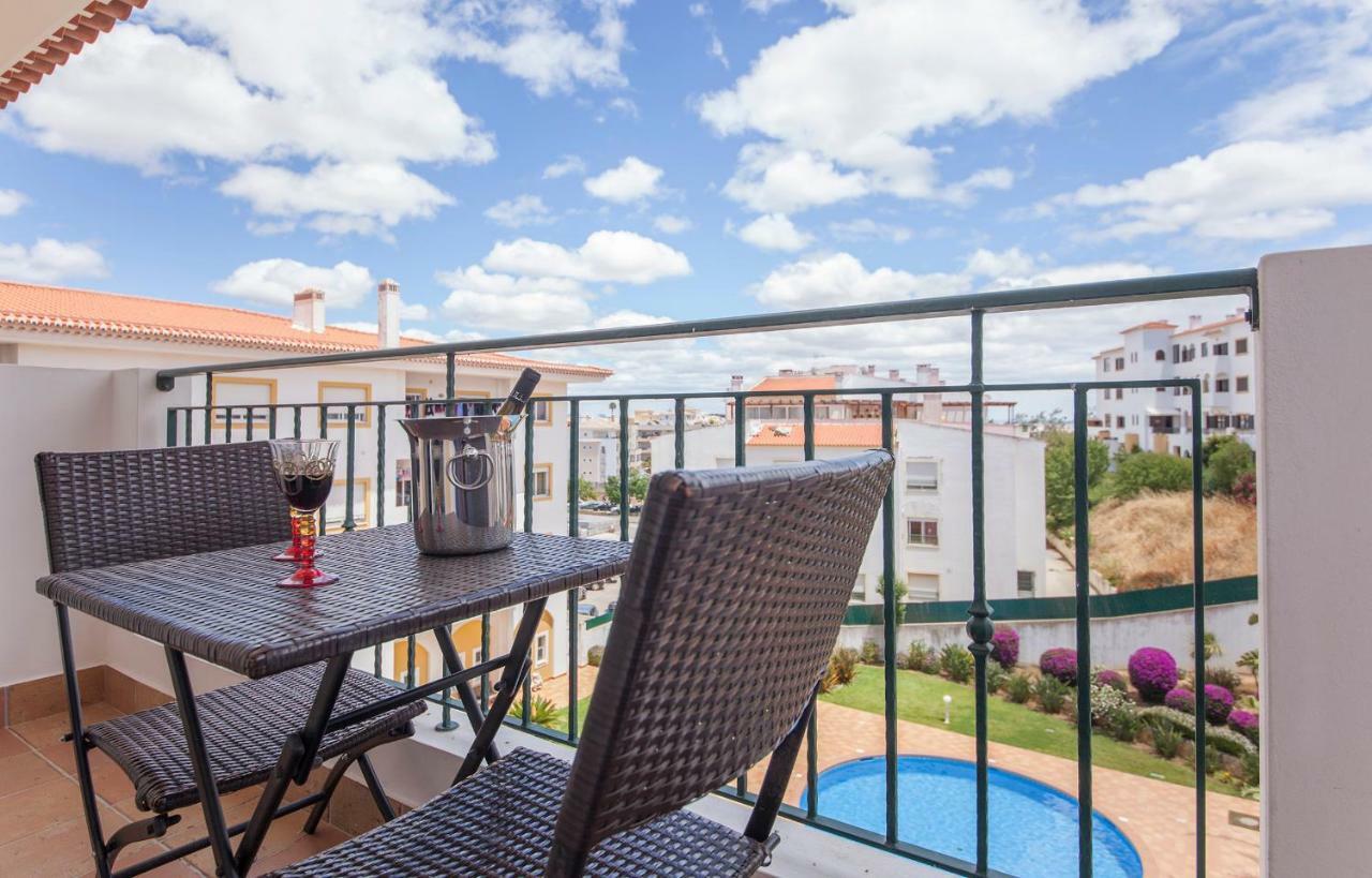 B41 - Windmill Modern With Pool Apartment Lagos